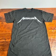 Metallica Men's Black T-Shirt Medium Rock Band Logo Graphic Tee - $9.11