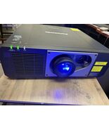 Panasonic DLP Projector PT-RZ570B 738 HOURS - $11,822.23 MXN