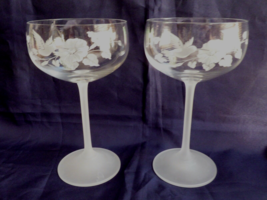 VTG set of 2 Avon Hummingbird 24% Lead Crystal Champagne Glasses Frosted Stems - £30.06 GBP