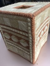 Handmade Needlepoint Plastic Canvas Tissue Box Cover Leaf Two Color Honey Cream - £10.90 GBP