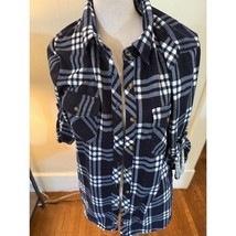 Eden &amp; Olivia Navy Plaid Shirt Size Medium - $372.98 MXN