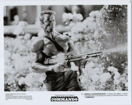 Arnold Schwarzenegger 8x10 photo firing machine gun Commando - £9.44 GBP