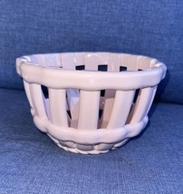 New Potters Studio Pink Ceramic Woven Bread Roll Basket New 8”x6” Easter... - $36.96