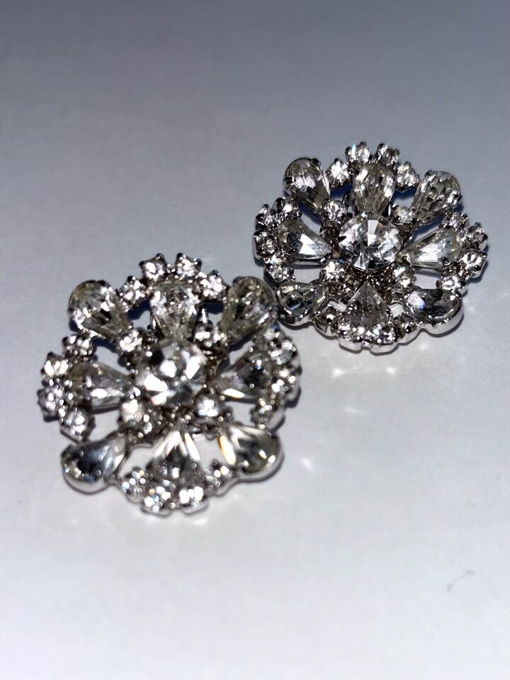 Stunning Earrings Vintage Super Sparkle Bling Holiday Jewels Estate Jewe... - $42.00