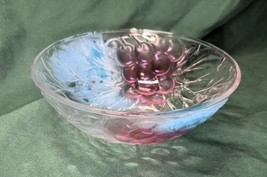 Vintage Clear Glass Bowl with Red Grapes and Blue Green Leaves ~7&quot; - £7.99 GBP