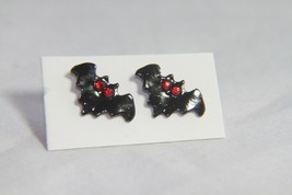 Earrings (New) Black Bats W/ Red Eyes 9/16&quot; Stud - £3.48 GBP