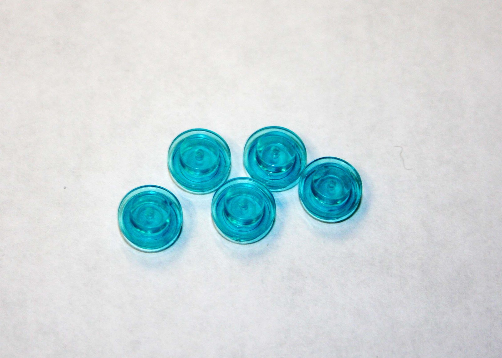 MVS Light Blue Clear Water Of 5 1X1 Round Piece Toys Minifigures - $1.50