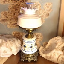 Vintage Quoizel 3-Way Hurricane Milk Glass Parlor Lamp Abigail Adams Blue Poppy - £42.93 GBP