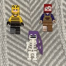 Lego Minecraft Minifigure Lot Alex Farmhand, Bumblebee, Skeleton - $9.45
