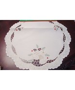 Christmas Bells doily, off white, white silk embroidered, golden bells [... - $337.11 MXN