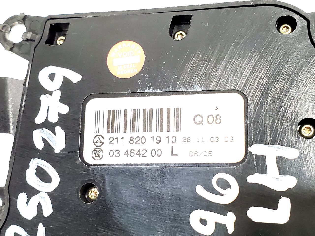 2007 Mercedes CLS63 OEM Left Seat Control Switch 2118201910 Item image 12