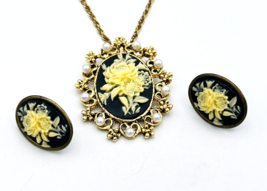 Vintage Mid Century Yellow Flower Cameo Pendant Necklace Earrings Set - £20.33 GBP