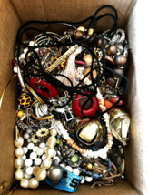 Vintage to now Jewelry lot - wearable 5 LBS. Necklace Bracelet Earring - £19.73 GBP