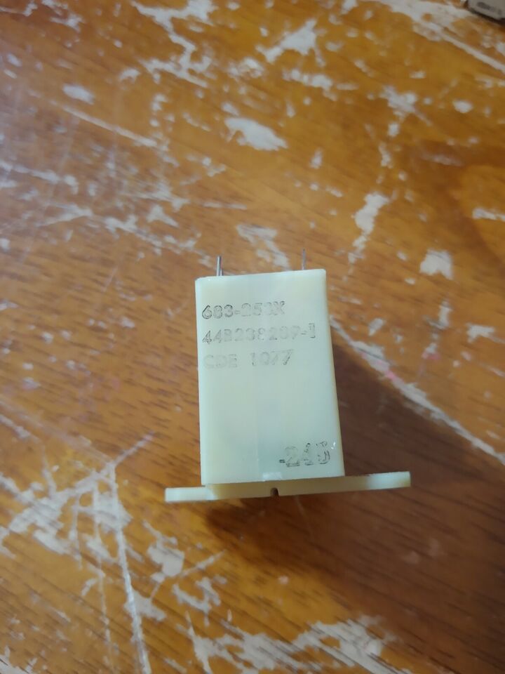 NEW Motorola CORNELL DUBILIER 683-253X Relay 8 PIN 44B238289-1 - $12.15