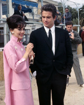 Natalie Wood, Warren Beatty posing for photographers 1963 11x14 Photo - £11.78 GBP