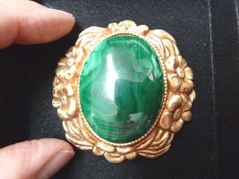 (BR-405) green Malachite gemstone on gold flower wreath circle brass pin pendant - £28.51 GBP