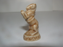 WADE ENGLAND - Rose Tea Miniature Figurine - Brown Lab - $15.00