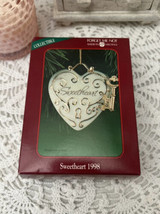 American Greetings Christmas Ornament Sweetheart 1998 - $9.41