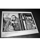 1996 Ben Stiller Movie CABLE GUY 8x10 Press Photo JIM CARREY #4 Singing - $13.60 CAD