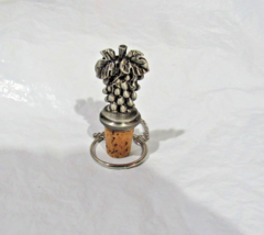 Solid Pewter Grapes w/Cork Wine Bottle Stopper w/Chain &amp; Ring by Chenco - £20.09 GBP