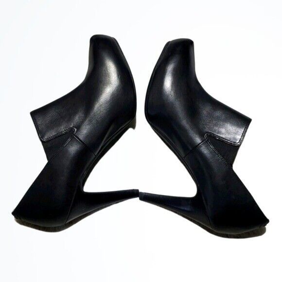 Primary image for Kenneth Cole A-Mason Space Black Leather Ankle Booties Size 7
