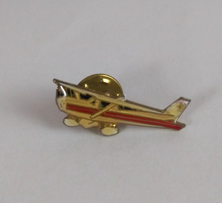 Vintage Cessna 172  Aircraft Airplane Enamel Lapel Hat Pin - $8.25