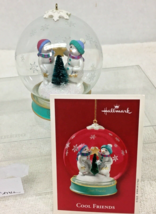 2002 Cool Friends Hallmark Christmas Tree Ornament MIB Price Tag - $185.64 MXN
