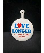 1970s OYSTER PIN - Love Longer Eat Long Island Oysters, Advertising  - $141.08 MXN