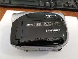Samsung SC-DX103 DVD Camcorder NTSC SD Card or Disc Recording - $304.31 MXN
