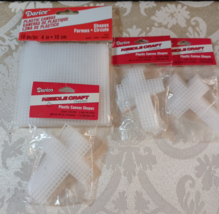 Darice Plastic Canvas Shapes, (30) 3&quot; Crosses &amp; (10) 4in Squares - $92.34 MXN