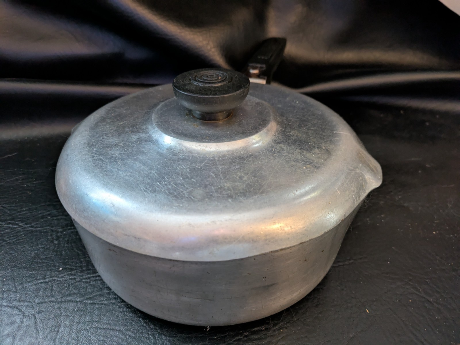 Ghc Magnalite 2.5 Quart 2 Litre Double Bec Sauce Théière Couvercle 7.5 IN USA Item image 8