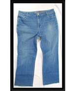 Style &amp; Co Ladies Straight Leg Jeans Medium Wash Size 18 41&quot; x 28&quot; - $236.76 MXN
