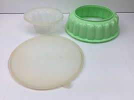 Vintage Tupperware Mint Green Jello Mold Ring 1202 Insert 1201 Lid 1203 - £19.97 GBP