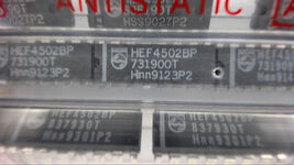 Espec. Military HEF4502BP (CD 4502) Strobed Hex Inverter/Buffer Philips - $105.93 MXN