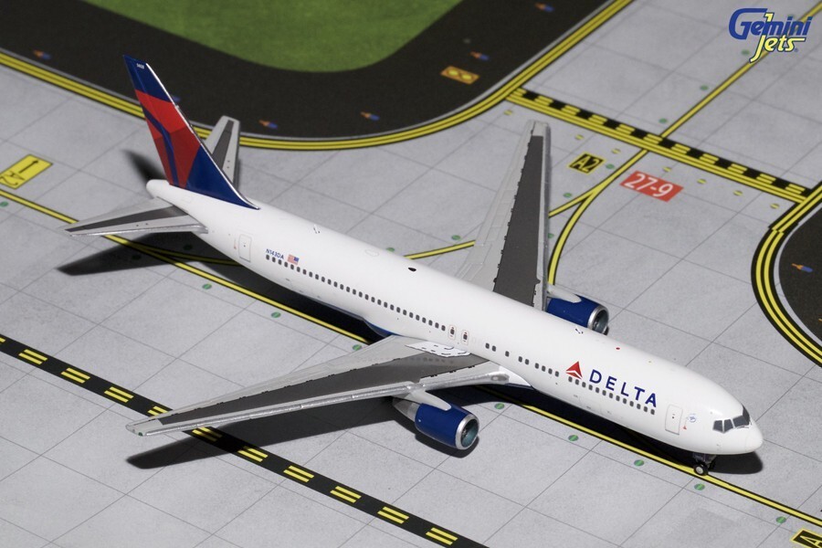 Delta Boeing 767-300 N143DA GeminiJets GJDAL1655 Scale 1:400 RARE - $99.95