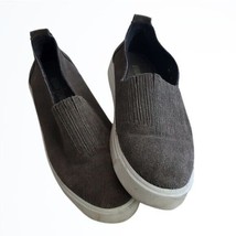 Minnetonka Grey Leather Slip On Large Soled Low Top Fashion Sneakers Siz... - $35.15