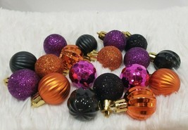 (16) Halloween Pumpkin Orange Purple Mini Plastic Tree Ornaments Decorations - £13.51 GBP