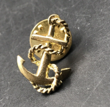 Vintage USN US Navy Fouled Anchor Gold Tone Pin 5/8&quot; x 7/8&quot; - £7.56 GBP
