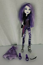 Mattel Monster High Spectra Vondergeist Picture Day &amp; Extra outfit clothes - $79.19