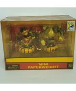 Teen Titans Robin &amp; Cyborg San Diego Comic Con Mini Paperweight Yellow B... - $1,236.18 MXN