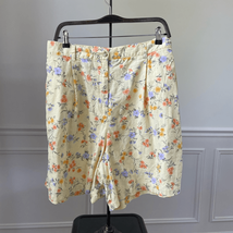Vintage 90s Jones New York Linen Blend Yellow Floral Front Pleat Shorts 24W - $25.20