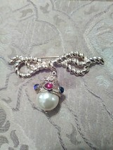 Vintage Golden Pin Brooch Wide Bow With Large Faux Jewelled Faux Pearl Drop - £9.43 GBP