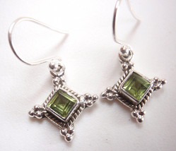 Very Small Faceted Peridot Four-Points 925 Sterling Silver Earrings - £10.78 GBP