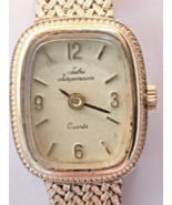JULES JURGENSEN 4501 Quartz Rectangular Gold Women&#39;s Wristwatch - $26.44 CAD