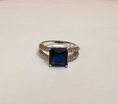 Blue Gem Crystal Ring Silver Colored Band Size 8-10 - £14.82 GBP