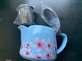 NIB ALFRED Ceramic and Stainless Steel Teapot 20oz Infuser Blue Cherry B... - $185.64 MXN
