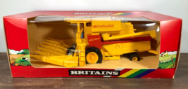 Britains NEW HOLLAND TR85 Combine Harvester MAIZE HEAD # 9571 NIB Tracto... - £77.86 GBP