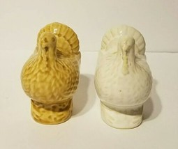 White &amp; Beige Tan Ceramic Turkey Salt &amp; Pepper Shakers Thanksgiving MINT!  - £7.98 GBP