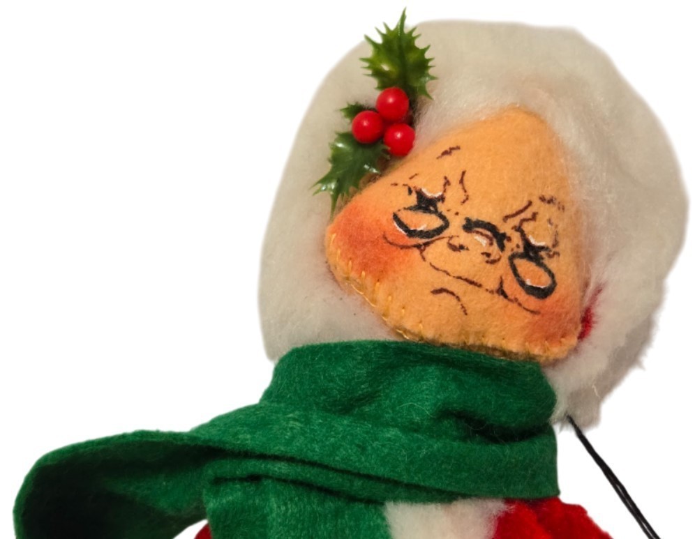 Annalee Mobilitee Dolls 1963 Vintage Mrs Claus Eyes Closed with  Muff - NWT Item image 4