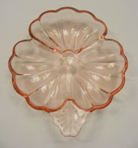 Vintage Depression Pink Glass Scalloped 3 part Candy Nut Bowl 13-b - $608.52 MXN